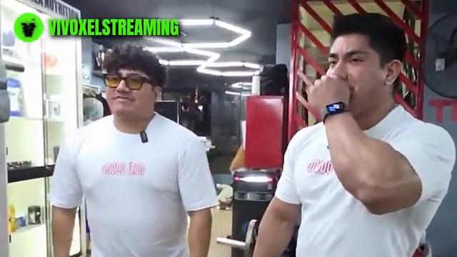 La beba siendo TRAINER por un 1 día